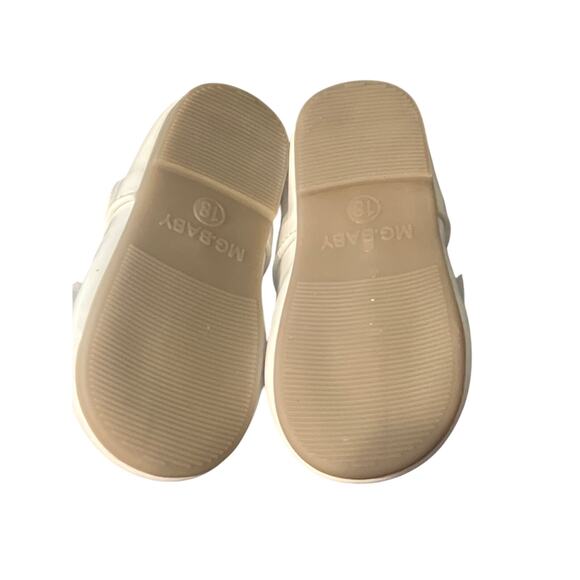MG Baby Shoes - Girls Mary Janes - White Size 18 - for 6-12 month baby - Picture 7 of 7